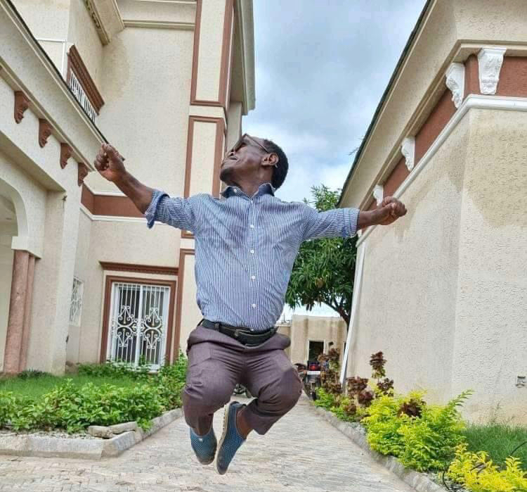 Tchad : hommages et réactions suite au décès de l'humoriste "Grand A" Tchad : hommages et réactions suite au décès de l'humoriste "Grand A"