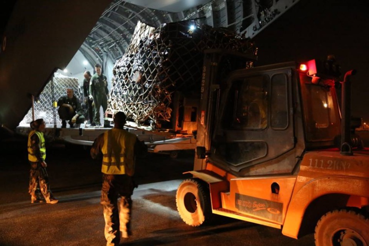 Un cargo militaire français achemine des vivres en Centrafrique. Credit photo : DIASPORA MEDIA