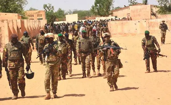 Mali : les auteurs des tueries de Moura doivent être poursuivis devant un tribunal compétent (Amnesty)
