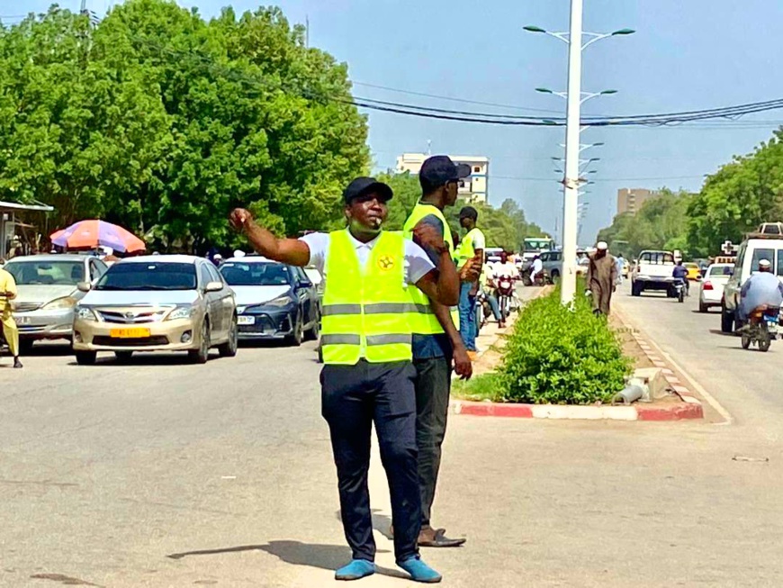 Circulation routière à N'Djamena : des jeunes volontaires s'engagent pour la sécurité Circulation routière à N'Djamena : des jeunes volontaires s'engagent pour la sécurité