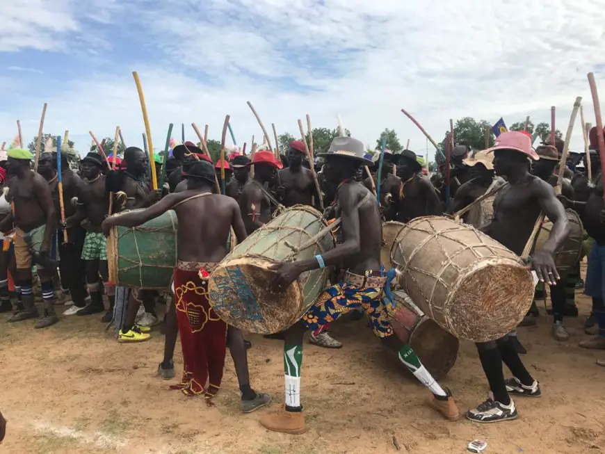 Des danses traditionnelles au Mayo Kebbi Est lors de la visite présidentielle. © M.M/Alwihda Info