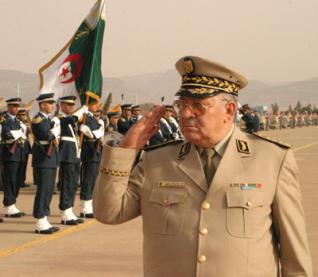 Intervention en Libye : Le général Ahmed Gaid Salah irrite le Tchad