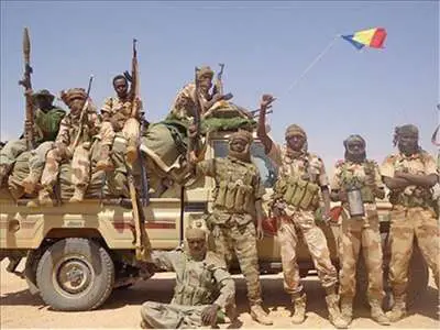 Boko Haram : Un impressionnant convoi de 400 véhicules militaires tchadiens pénètre au Cameroun