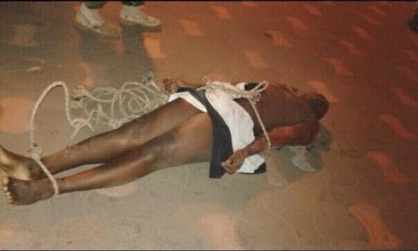 Gambie : Les images des soldats exécutés froidement par le Président Yaya Jammeh Gambie : Les images des soldats exécutés froidement par le Président Yaya Jammeh