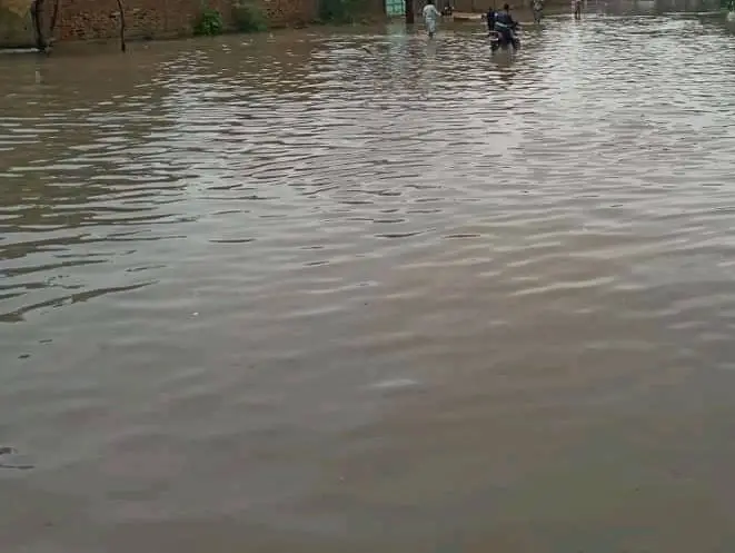Forte pluie à N’Djamena : des maisons écroulées et une population exaspérée