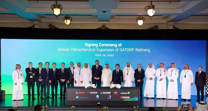 Aramco et TotalEnergies attribuent 11 milliards de dollars de contrats pour le projet Amiral en Arabie Saoudite