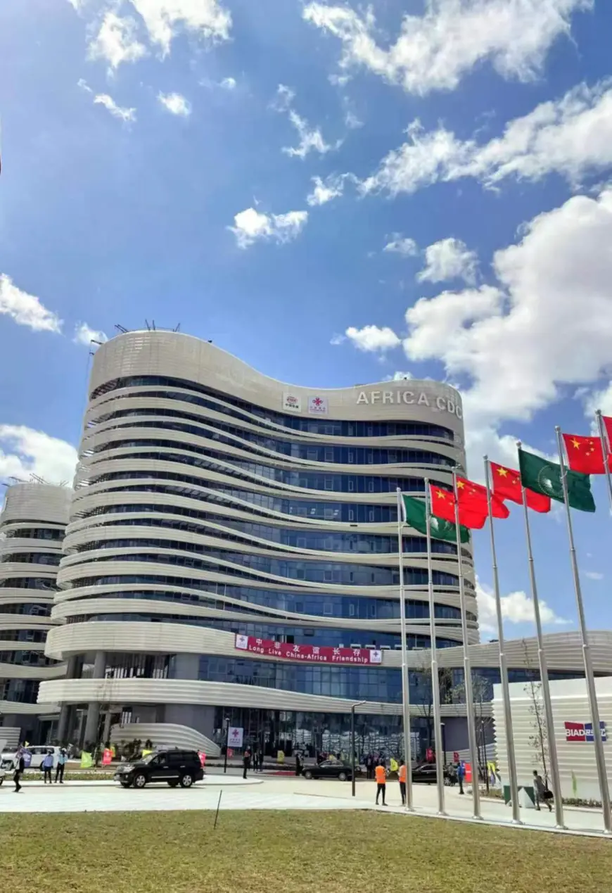 Photo shows the China-aided headquarters building of the Africa Centers for Disease Control and Prevention. (Photo by Zhang Yunlong)