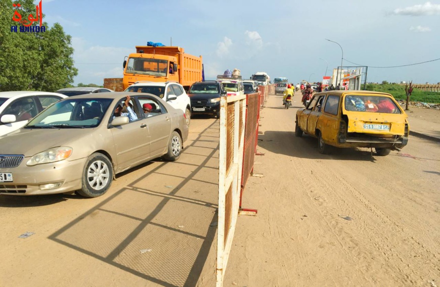 Barrages policiers sur le pont à double voies de N'Djamena : une réponse à l'incivisme routier Barrages policiers sur le pont à double voies de N'Djamena : une réponse à l'incivisme routier