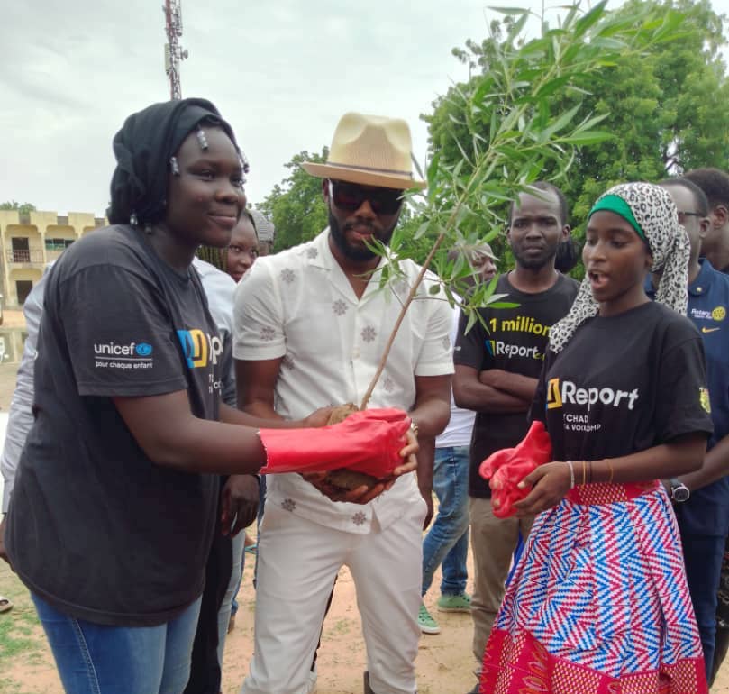 Tchad : ​action de reboisement initiée par le Rotary Club en présence de DJ Kerozen et des "U-reporters"