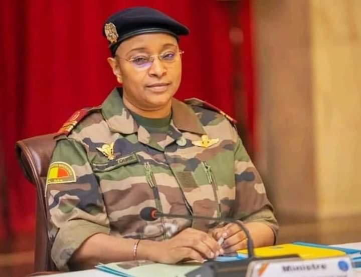Mali : Une médecin-colonel formée en Russie nommée à la tête du ministère de la Santé Mali : Une médecin-colonel formée en Russie nommée à la tête du ministère de la Santé