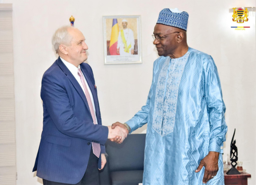 Tchad : le premier ministre et l'ambassadeur russe discutent de la coopération bilatérale. © Prirmature Tchad : le premier ministre et l'ambassadeur russe discutent de la coopération bilatérale. © Prirmature
