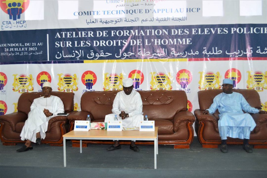 Tchad : des élèves policiers formés au respect des droits de l'Homme Tchad : des élèves policiers formés au respect des droits de l'Homme