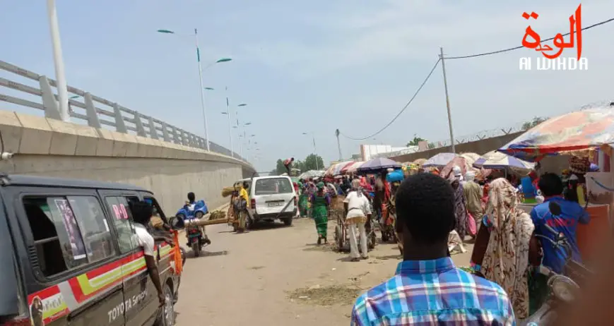 N'Djamena : un tas d'ordures provoque un accident de moto à Dembé