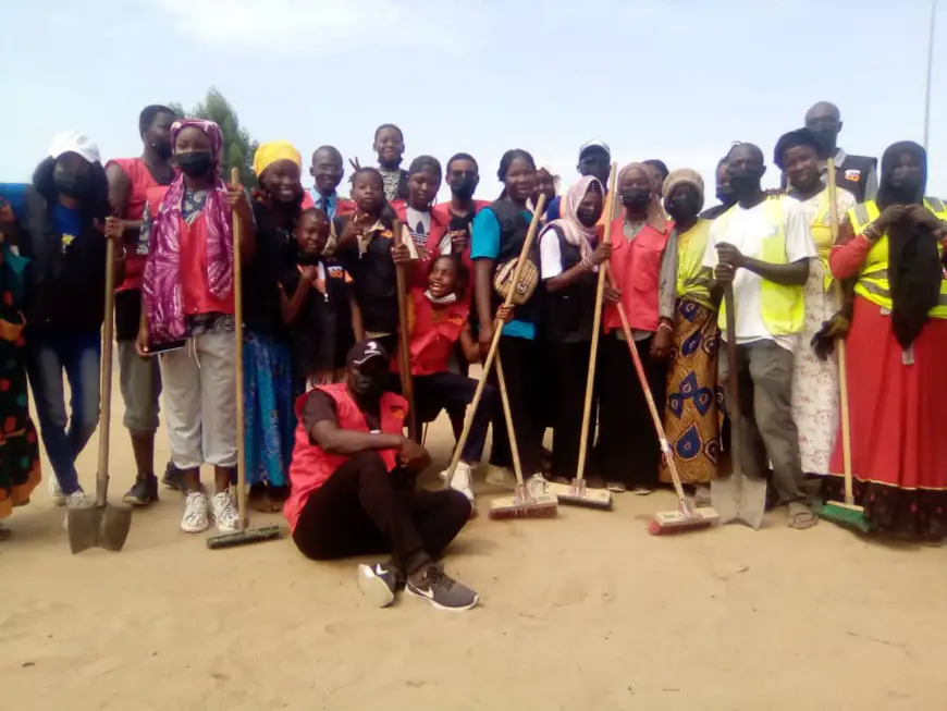 Tchad : Le PJA-ONU honore les femmes nettoyeuses des voies publiques grâce à des gestes citoyens