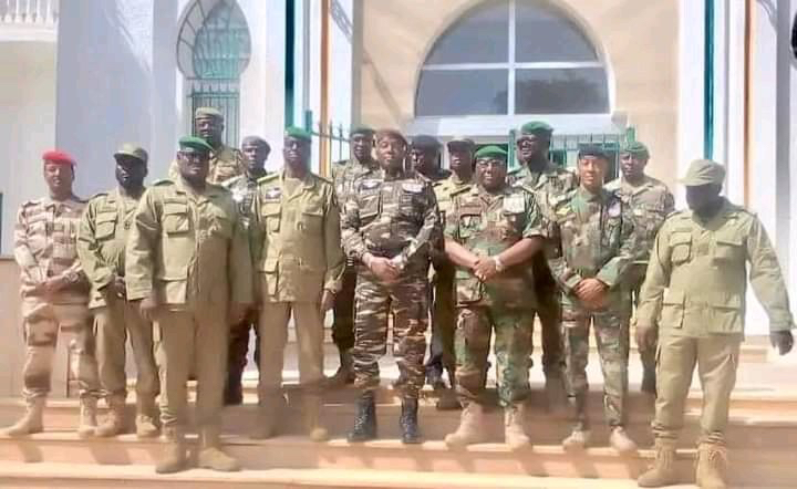 Niger : les militaires mettent en garde contre une intervention militaire étrangère Niger : les militaires mettent en garde contre une intervention militaire étrangère