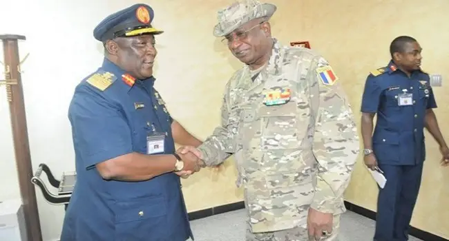 L'armée nigériane signe un accord militaire avec le Tchad