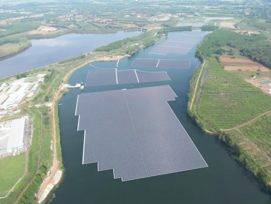The Green Lake 2x30 MW floating photovoltaic project was connected to the grid in April this year. Constructed by China Energy Engineering Corporation and located in Thailand's Prachinburi 304 Industrial Park, it is the largest floating photovoltaic project in Thailand. (Photo by Chu Xinyan)