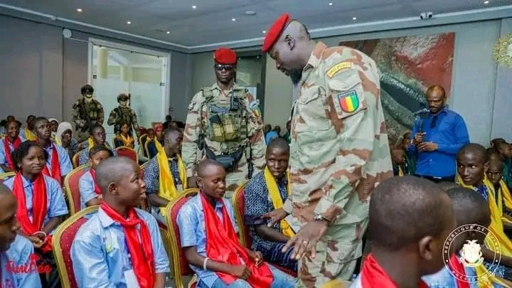 Guinée (Conakry) : Le gouvernement promeut l’excellence scolaire Guinée (Conakry) : Le gouvernement promeut l’excellence scolaire