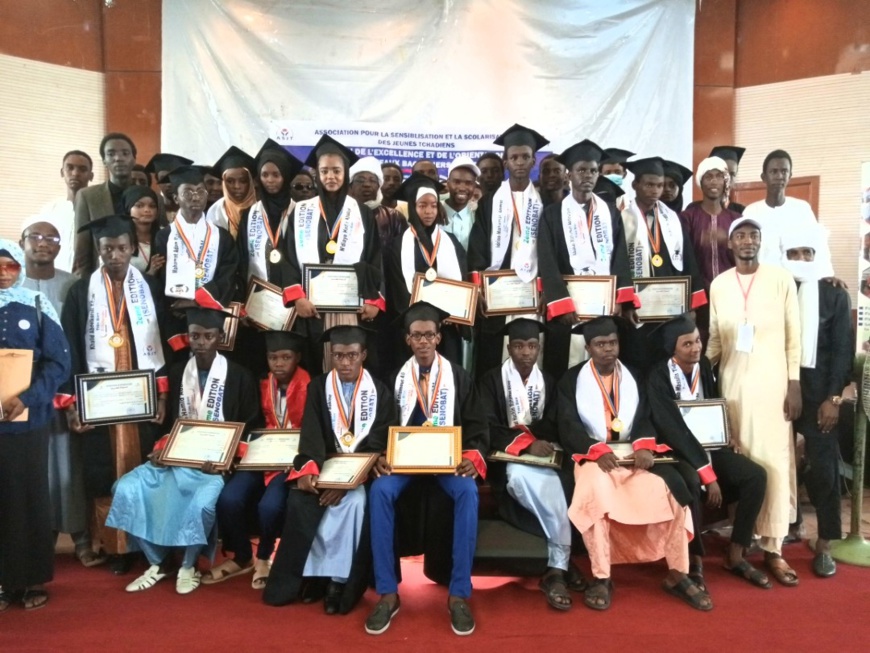 Tchad : l'ASJT honore les nouveaux bacheliers de 2023 et facilite l'orientation Tchad : l'ASJT honore les nouveaux bacheliers de 2023 et facilite l'orientation