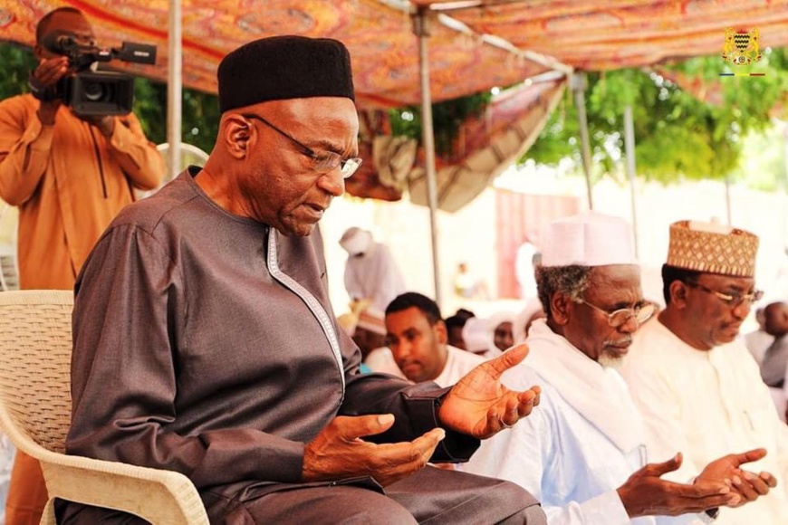 Tchad : le premier ministre rend hommage à feu Halata Hileou Assileck. © Primature Tchad : le premier ministre rend hommage à feu Halata Hileou Assileck. © Primature