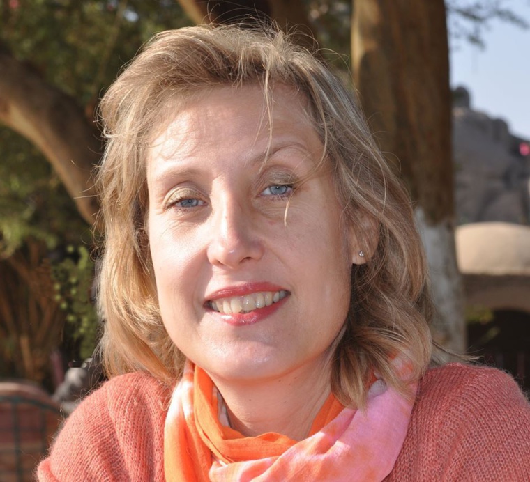 Livre : La française Cara Vitto publie « LE SORCIER BLANC » Livre : La française Cara Vitto publie « LE SORCIER BLANC »