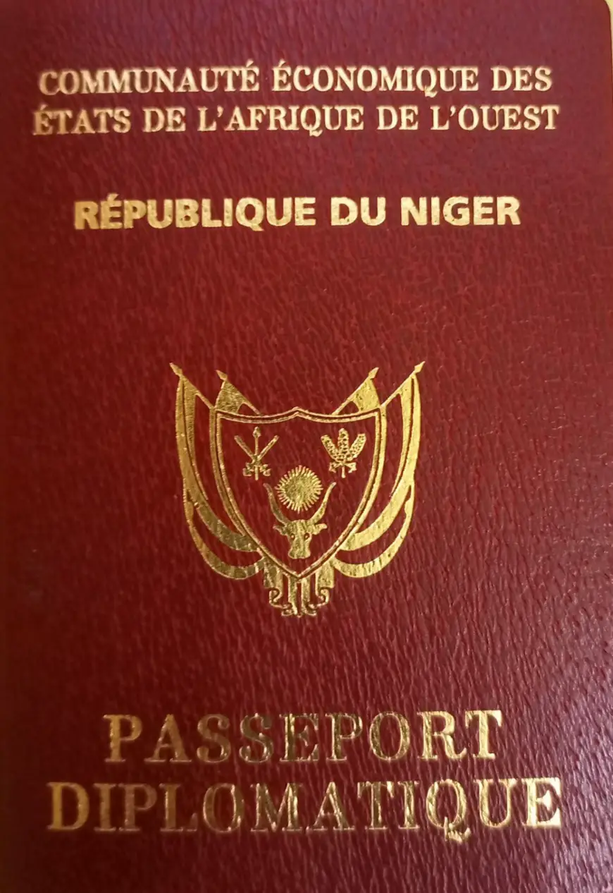 Niger : La junte annule plus de 990 passeports diplomatiques de personnalités du régime Bazoum
