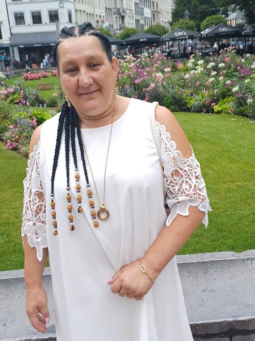 Mme Ekani, née Annick Van Gysegem Mme Ekani, née Annick Van Gysegem