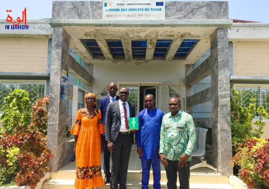 Tchad : Le CADOT fournit des Codes OHADA au Tribunal de commerce et au Barreau Tchad : Le CADOT fournit des Codes OHADA au Tribunal de commerce et au Barreau