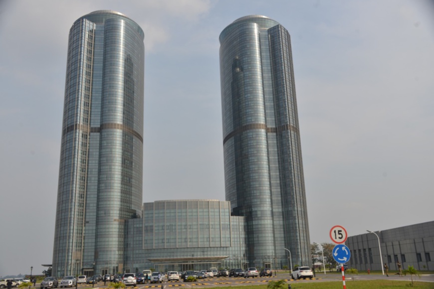 Une vue des 2 tours jumelles de Brazzaville Une vue des 2 tours jumelles de Brazzaville