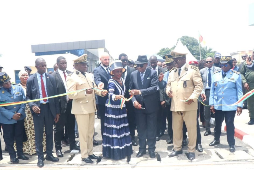 Cameroun : Le centre d'enrôlement des passeports inauguré à Douala Cameroun : Le centre d'enrôlement des passeports inauguré à Douala