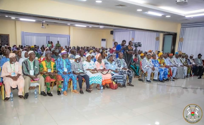 Burkina : « Le pays a plus que jamais besoin de vous » (le président Traoré aux personnes âgées) Burkina : « Le pays a plus que jamais besoin de vous » (le président Traoré aux personnes âgées)