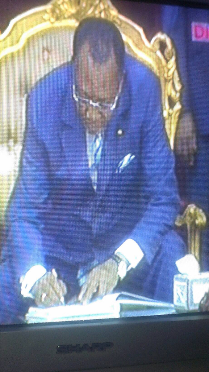 Tchad : Le Président Idriss Déby promulgue la loi sur l'interdiction du mariage avant 18ans Tchad : Le Président Idriss Déby promulgue la loi sur l'interdiction du mariage avant 18ans