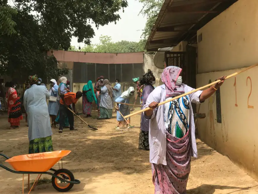 Tchad : opération de nettoyage des jardins d'enfants pour une rentrée pré-scolaire saine