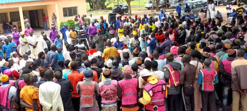 Cameroun : Plus de 100 moto taximen reçoivent gratuitement leurs actes de naissance