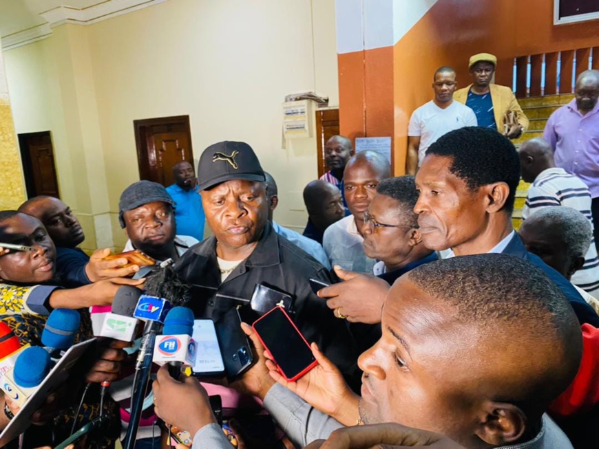 Cameroun : les leaders syndicaux des transports lèvent leur mot d’ordre de grève Cameroun : les leaders syndicaux des transports lèvent leur mot d’ordre de grève