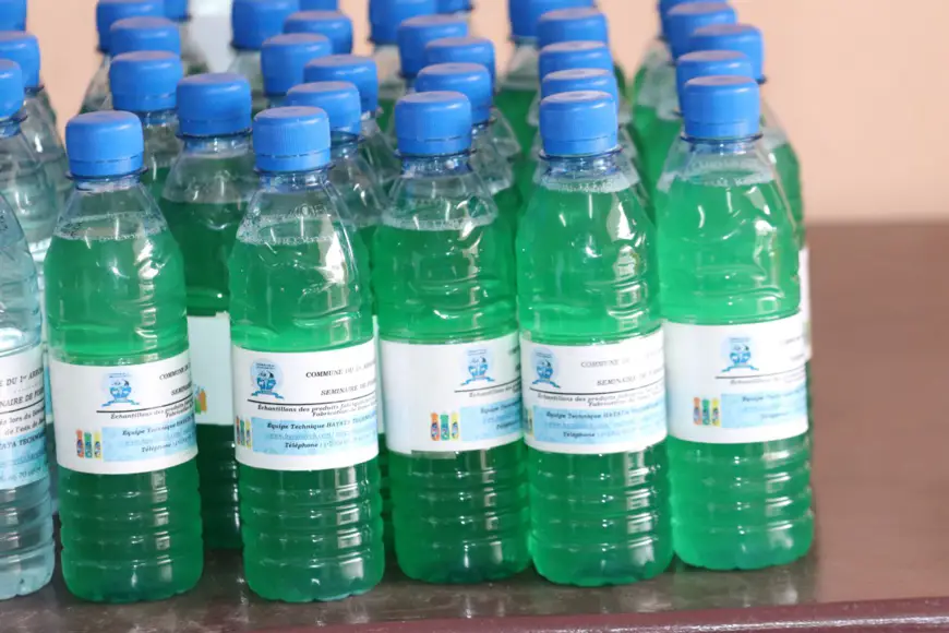 Tchad : 60 jeunes formés en fabrication de détergent liquide et eau de javel à N'Djamena