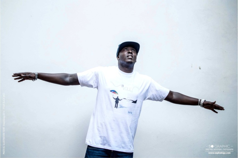 Musique : Le troisième album du chanteur Black Moz enfin dans les bacs Musique : Le troisième album du chanteur Black Moz enfin dans les bacs