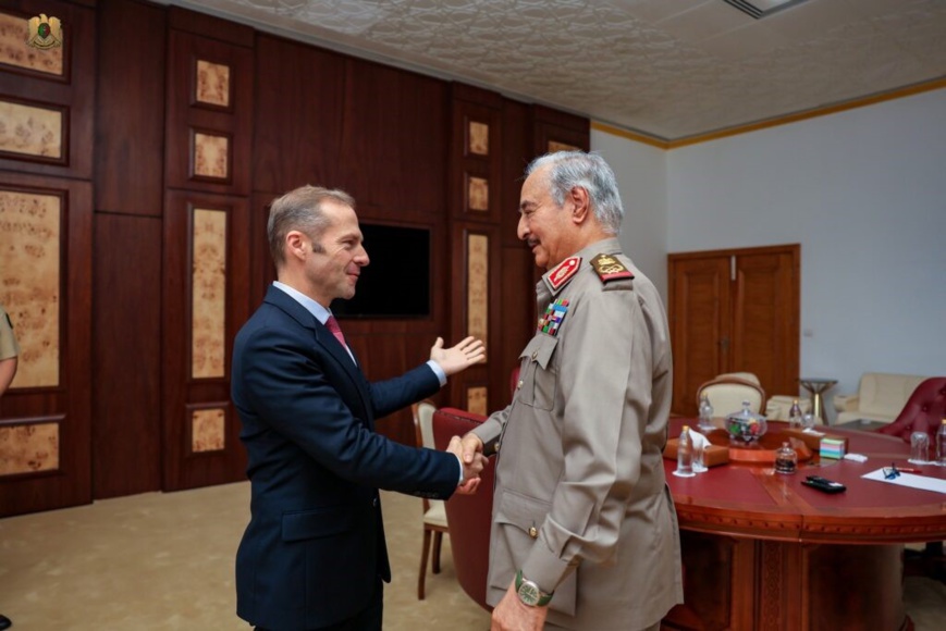 Libye : Haftar parle de lutte contre le terrorisme avec des diplomates français Libye : Haftar parle de lutte contre le terrorisme avec des diplomates français