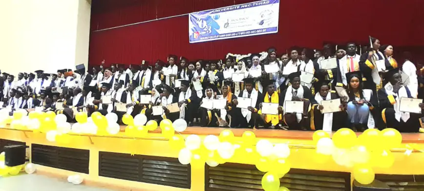 ​19ème promotion de l'université HEC Tchad : 107 diplômés reçoivent leurs parchemins