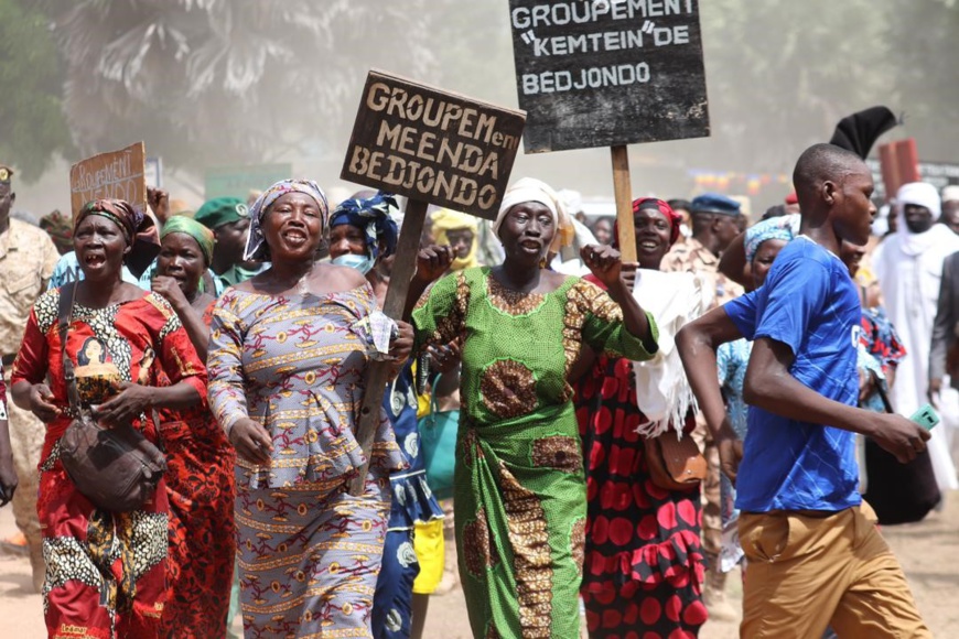 Tchad : la ministre de la Femme échange avec les communautés de Bedjondo et Peni dans la province du Mandoul Tchad : la ministre de la Femme échange avec les communautés de Bedjondo et Peni dans la province du Mandoul