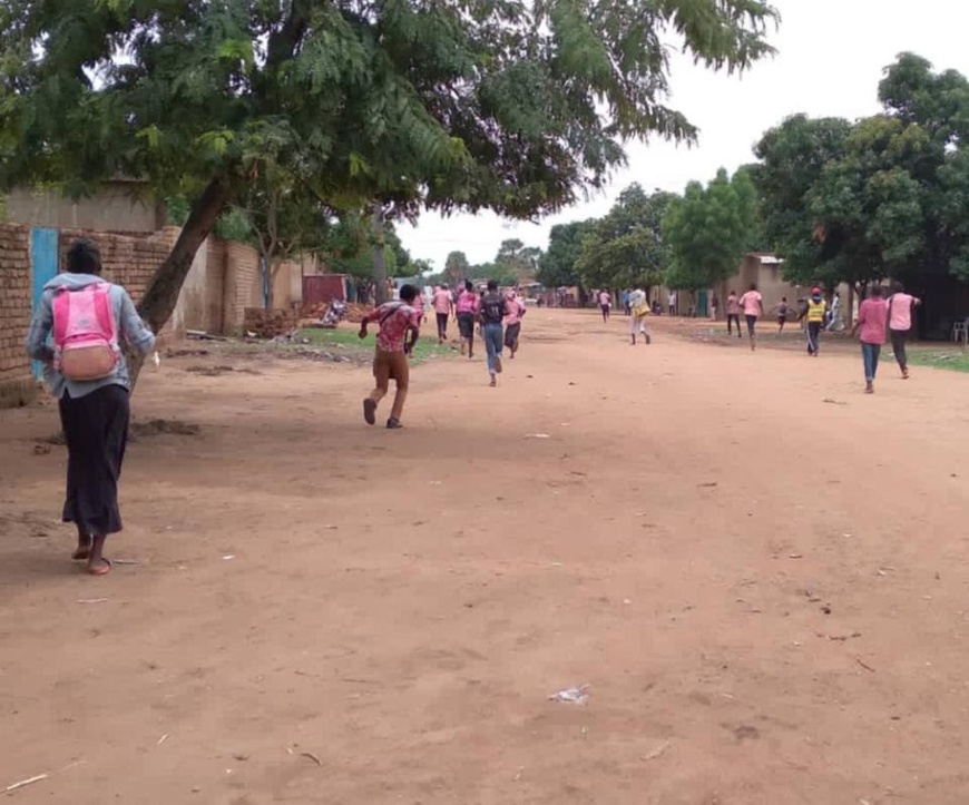 Tchad : des élèves de Moundou expriment leur frustration face à la grève des enseignants Tchad : des élèves de Moundou expriment leur frustration face à la grève des enseignants