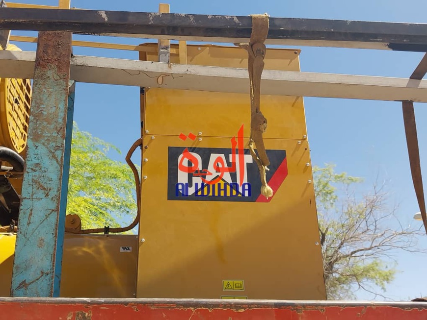 Tchad : le gouverneur du Kanem reçoit un puissant générateur pour l'électrification de Mao