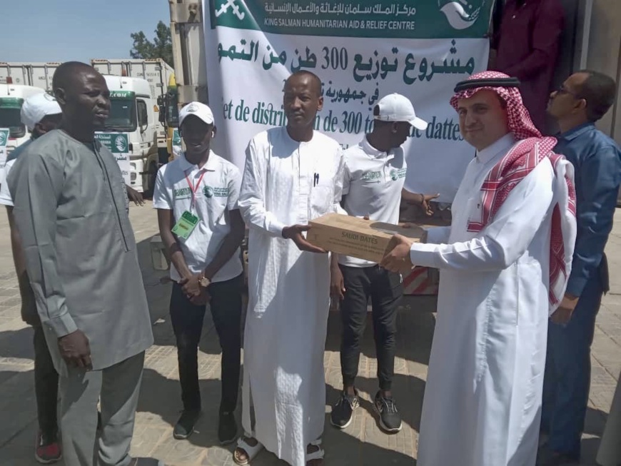 Tchad : 300 tonnes de dattes offertes par l’Arabie saoudite Tchad : 300 tonnes de dattes offertes par l’Arabie saoudite
