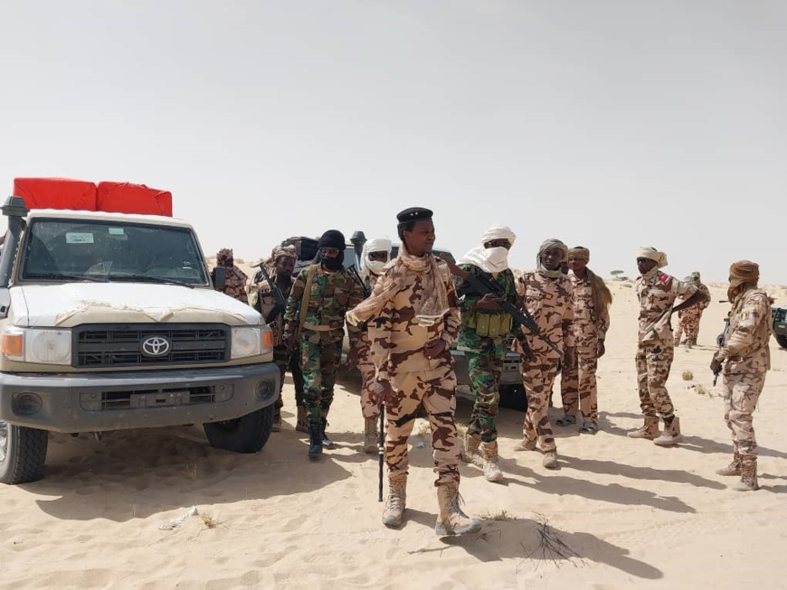 Tchad: Le gouverneur du Kanem intercepte deux véhicules transportant clandestinement des personnes vers le Nord Tchad: Le gouverneur du Kanem intercepte deux véhicules transportant clandestinement des personnes vers le Nord
