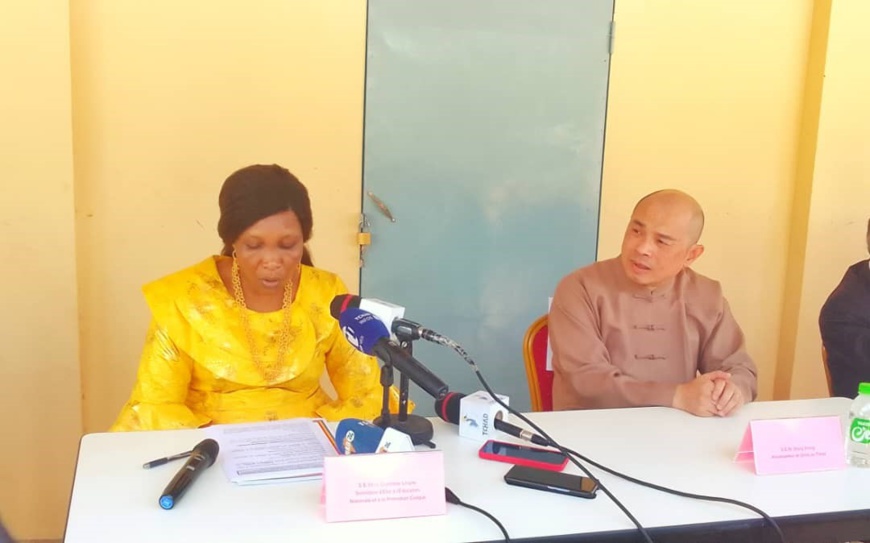 Tchad : l’ambassade de Chine offre une nouvelle salle de classe et équipe des élèves en fournitures Tchad : l’ambassade de Chine offre une nouvelle salle de classe et équipe des élèves en fournitures