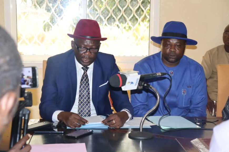 Tchad : le gouverneur du Logone Occidental rencontre le comité intérimaire de Moundou Tchad : le gouverneur du Logone Occidental rencontre le comité intérimaire de Moundou