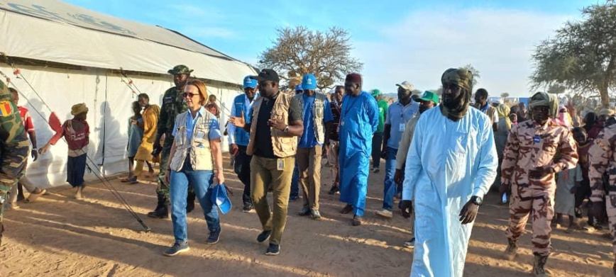 Tchad : visite du HCR à Guéréda pour évaluer les opérations d'enregistrement des réfugiés Tchad : visite du HCR à Guéréda pour évaluer les opérations d'enregistrement des réfugiés