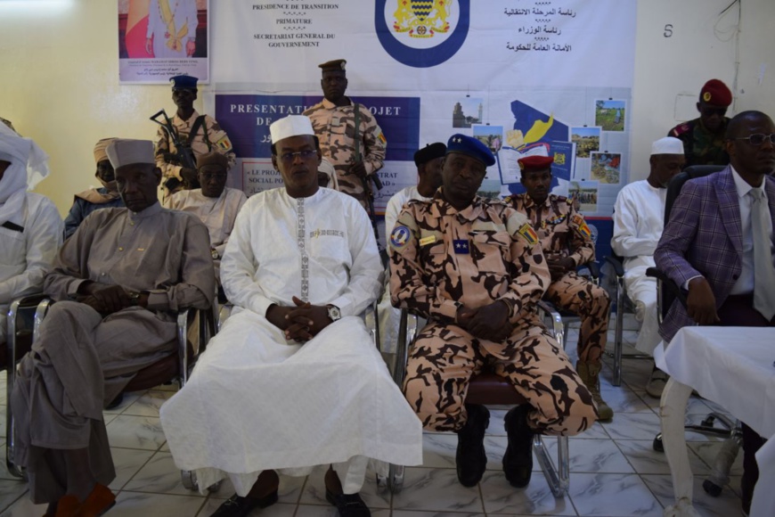 Tchad : le projet de Constitution présenté à la population de Hadjer Lamis Tchad : le projet de Constitution présenté à la population de Hadjer Lamis