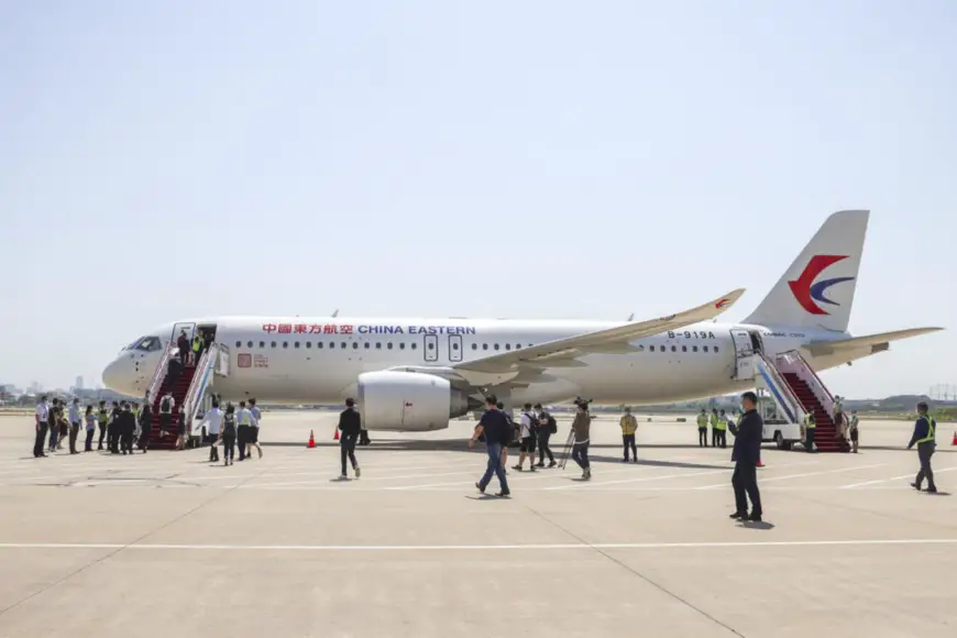 A C919 jet, China's first self-developed large passenger aircraft, is about to depart as MU9191 of China Eastern Airlines from Shanghai Hongqiao International Airport for Beijing Capital International Airport, May 28, 2023. It is the first commercial flight of the C919. (Photo by Wang Chu/People's Daily Online)