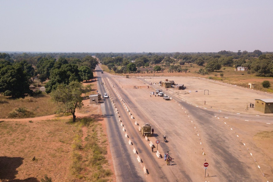 Afrique-Ouganda : la BAD accorde un prêt de plus de 252M de dollars pour améliorer les transports en milieu rural et faciliter l’intégration régionale Afrique-Ouganda : la BAD accorde un prêt de plus de 252M de dollars pour améliorer les transports en milieu rural et faciliter l’intégration régionale